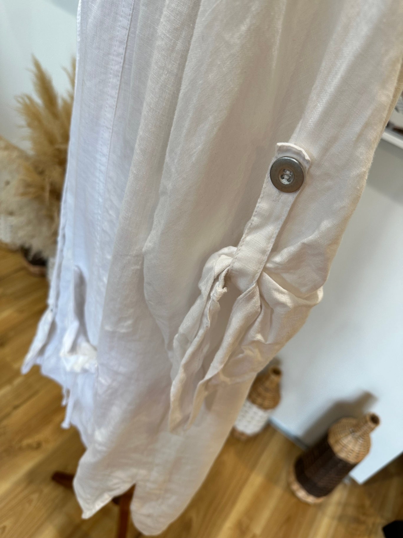 100% Linen - Oversized Shirt w Pockets - Size Small - White