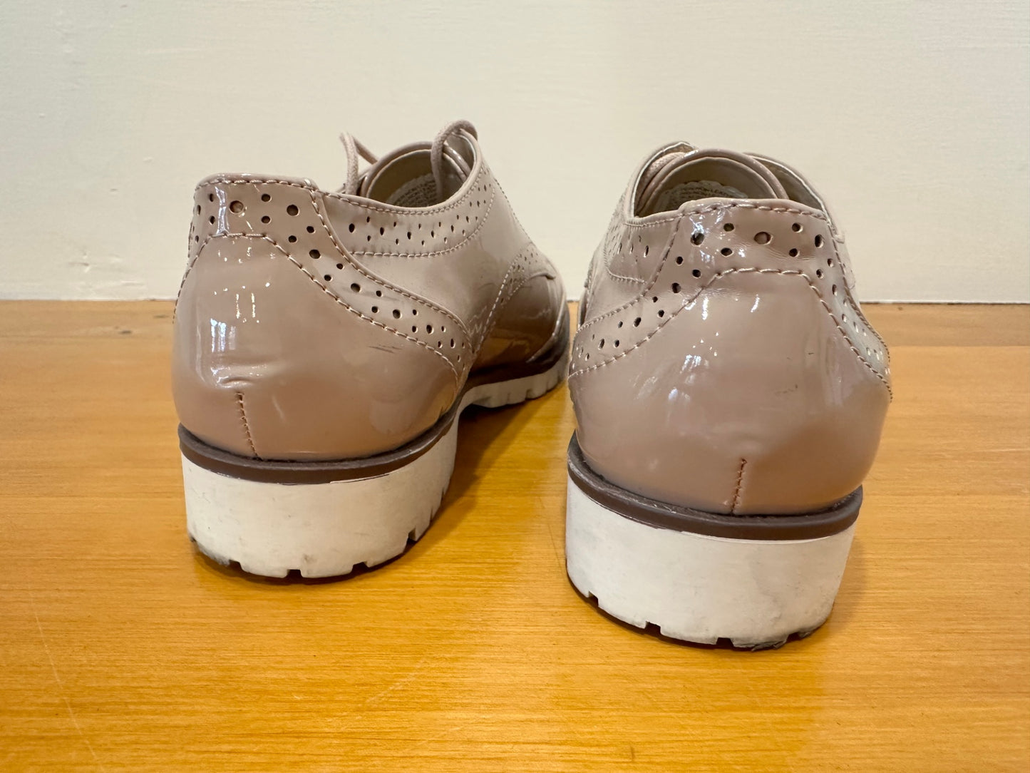 Celebrity - Patent Oxford Shoes - Size 7 - Beige