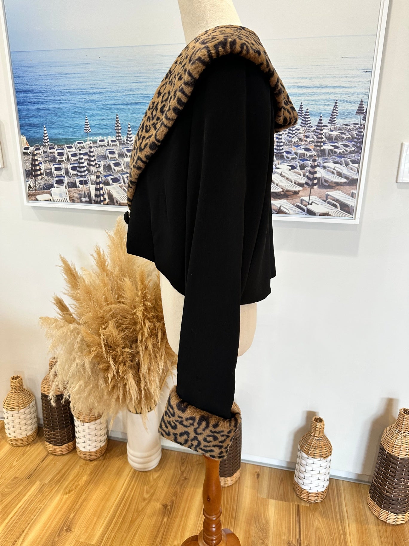 Intangible - Vintage 90's - Cropped Jacket - Medium - Black w Faux Fur Collar