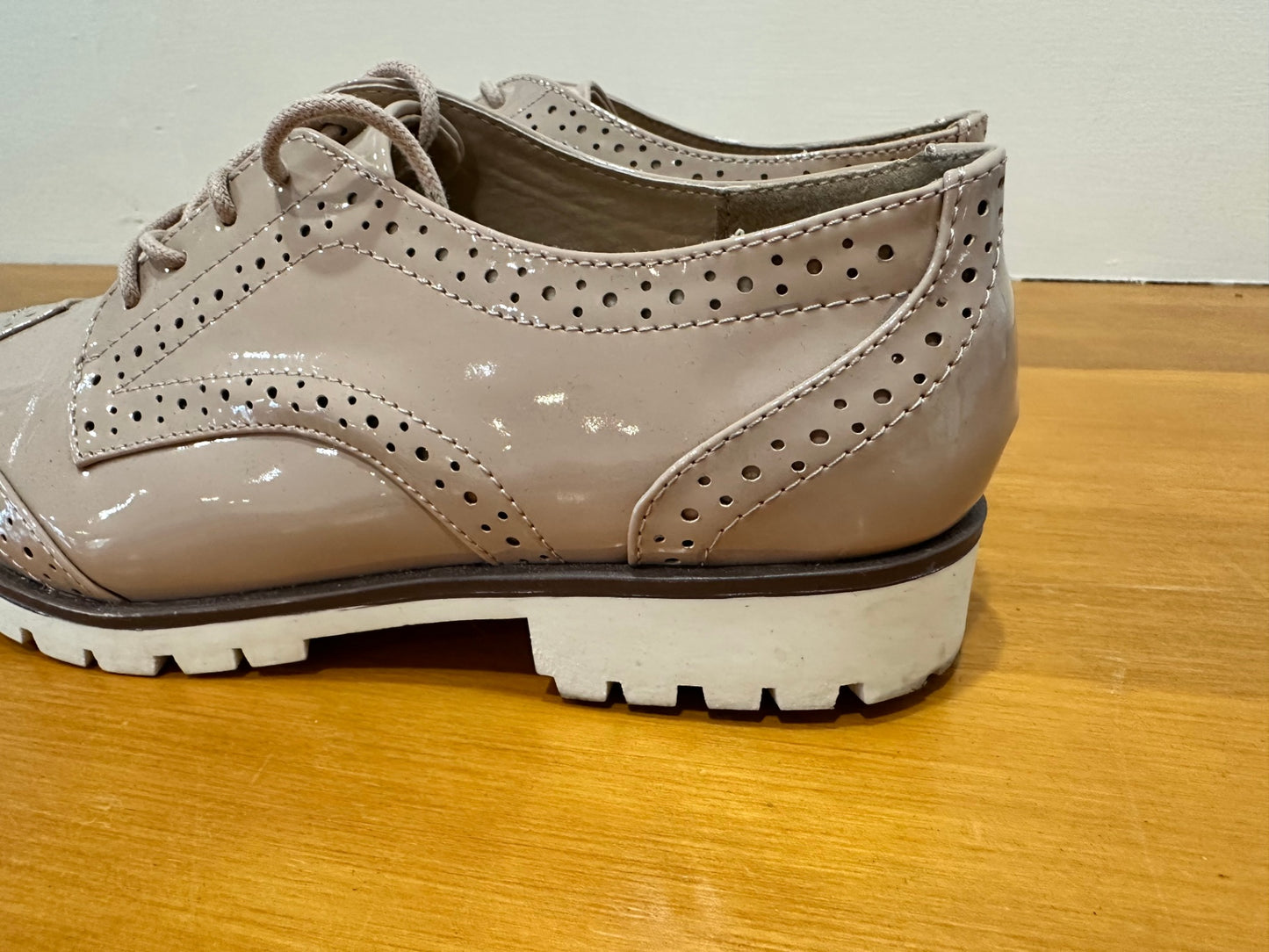 Celebrity - Patent Oxford Shoes - Size 7 - Beige