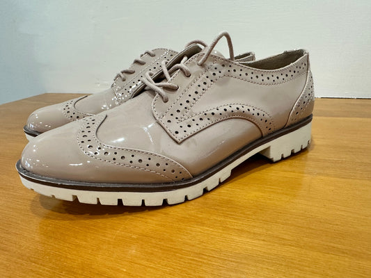 Celebrity - Patent Oxford Shoes - Size 7 - Beige