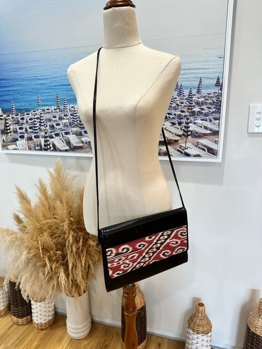 Cross Body Bag - Tapestry - Black and Red
