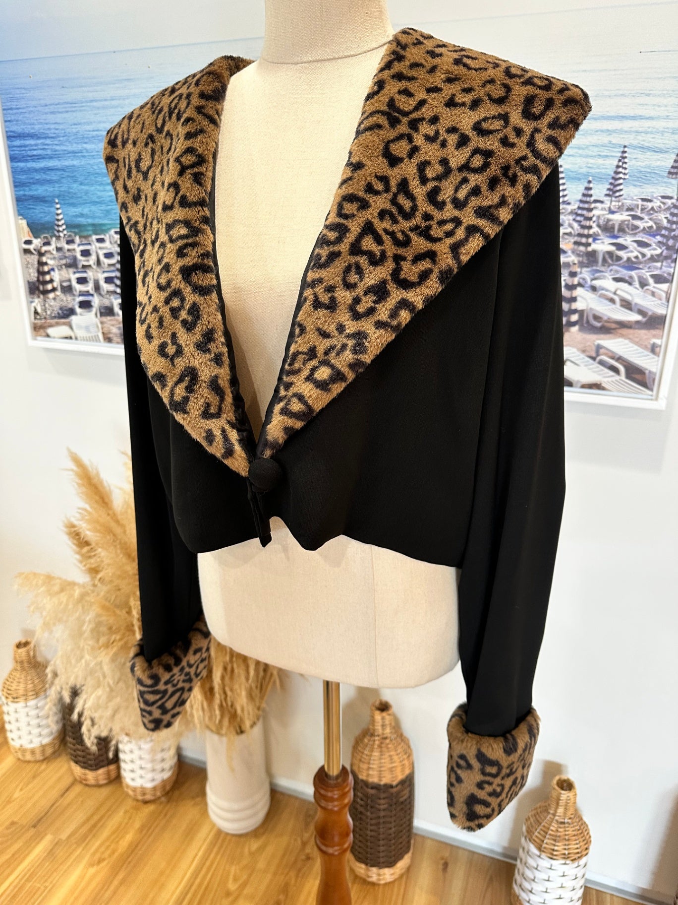 Intangible - Vintage 90's - Cropped Jacket - Medium - Black w Faux Fur Collar