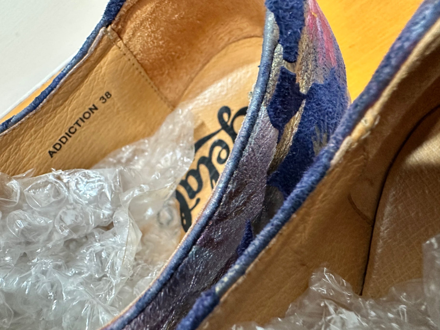 Gelato Shoes - Size EU 38 - Navy w Flower Pattern