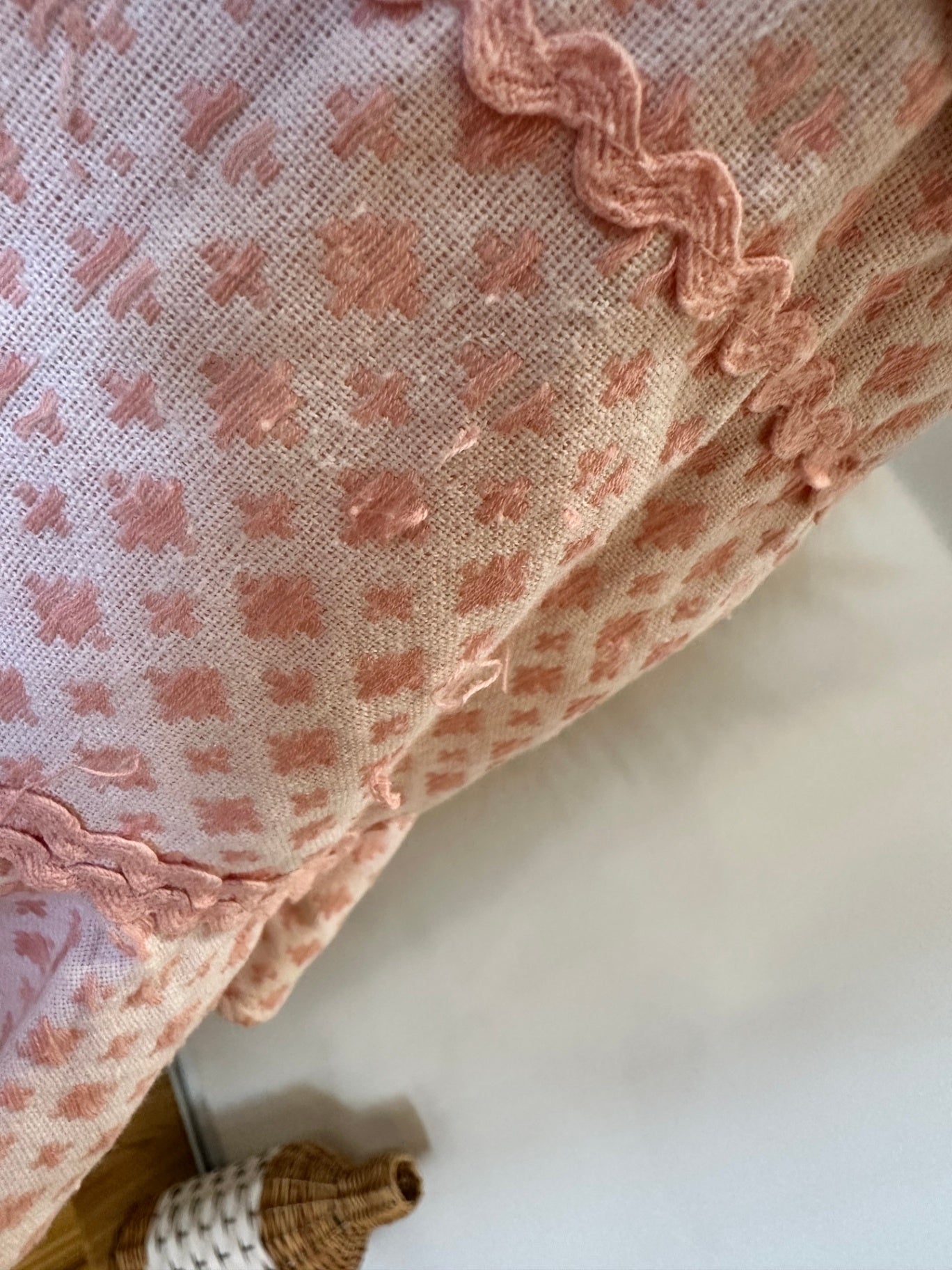 Seed - Mini Skirt - Size 6 Pink [Note some pulls evident]