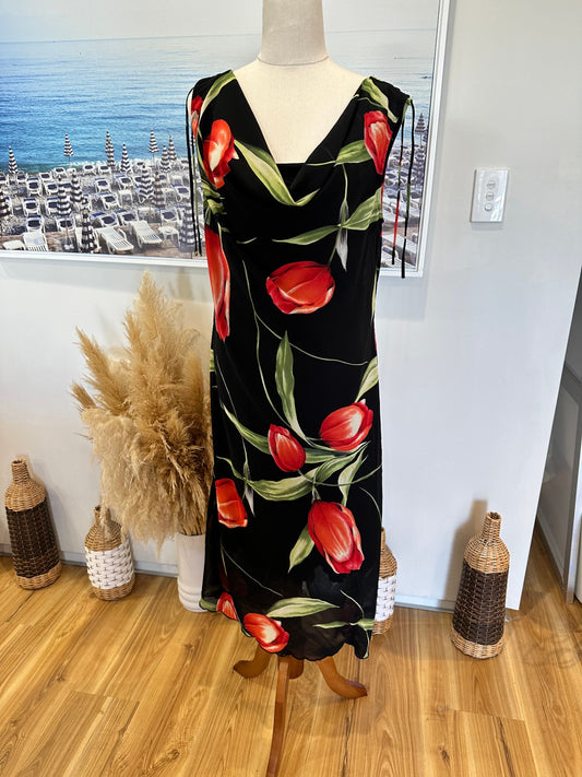 Filo Dress - Extra Large - Black with Red Tulips