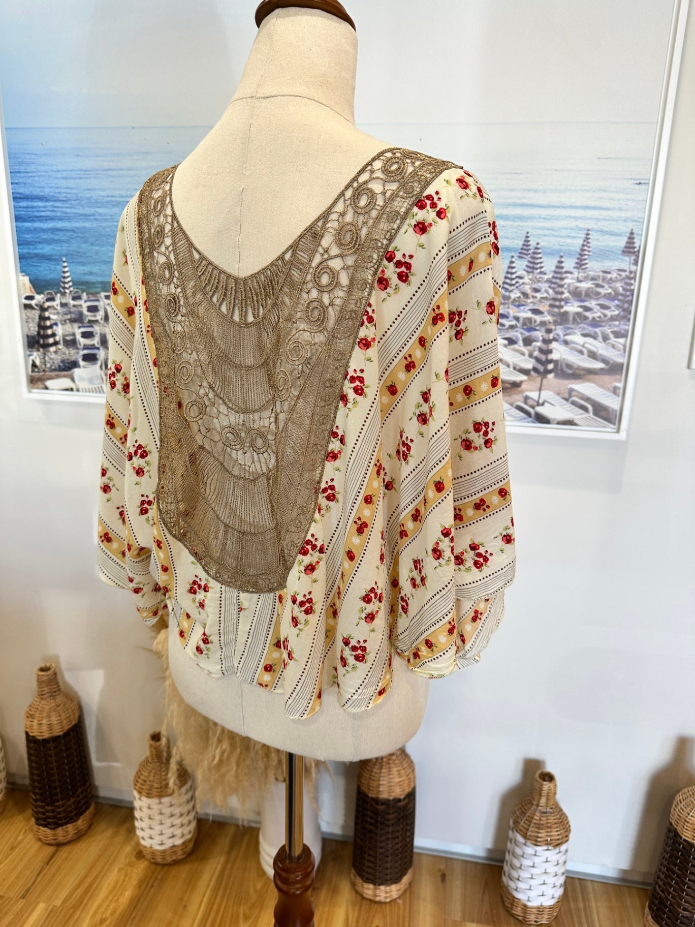 Batwing Blouse - Medium - Cream with red floral pattern
