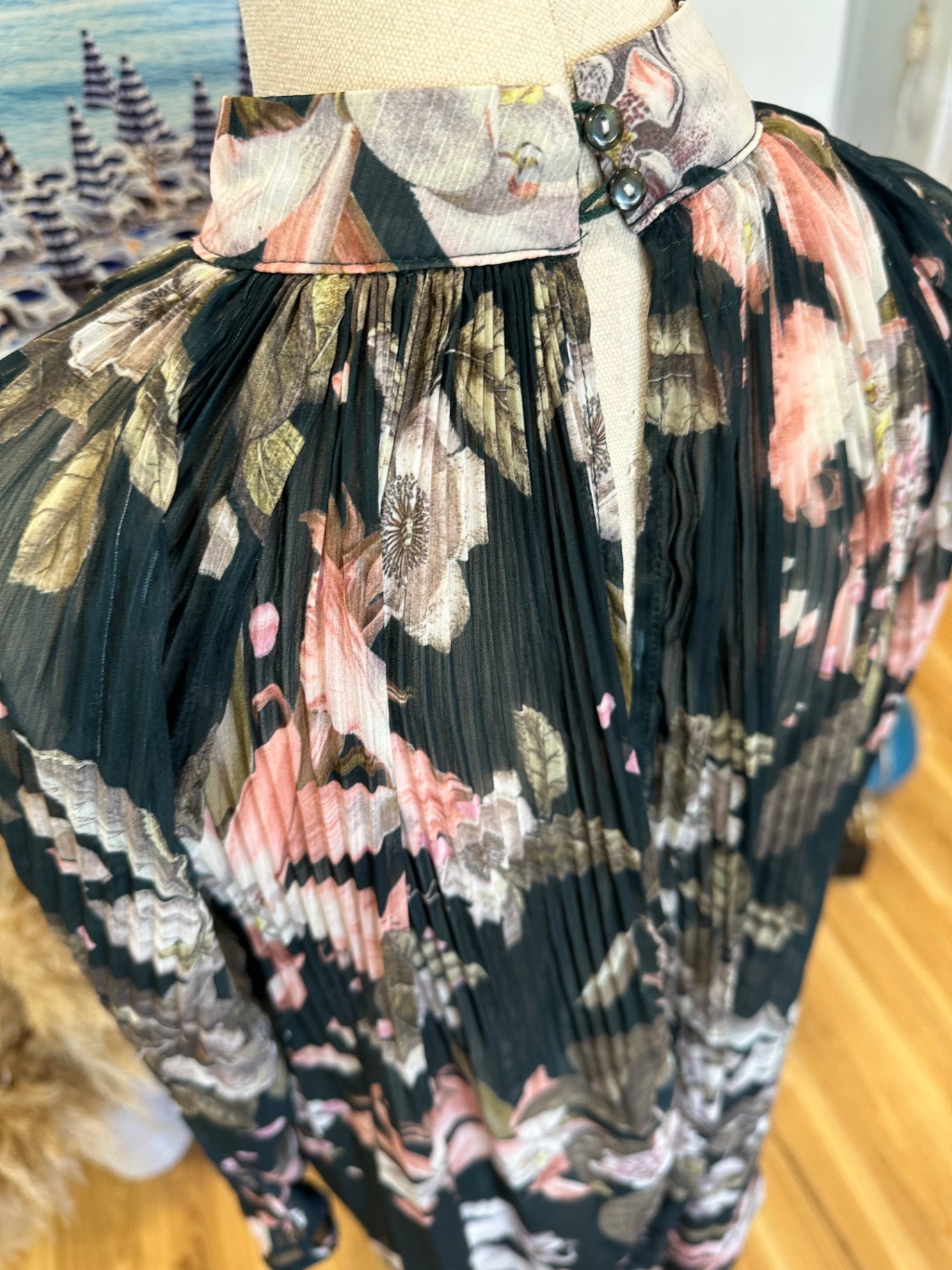 White Closet - Blouse - Size 10 - Green w Florals