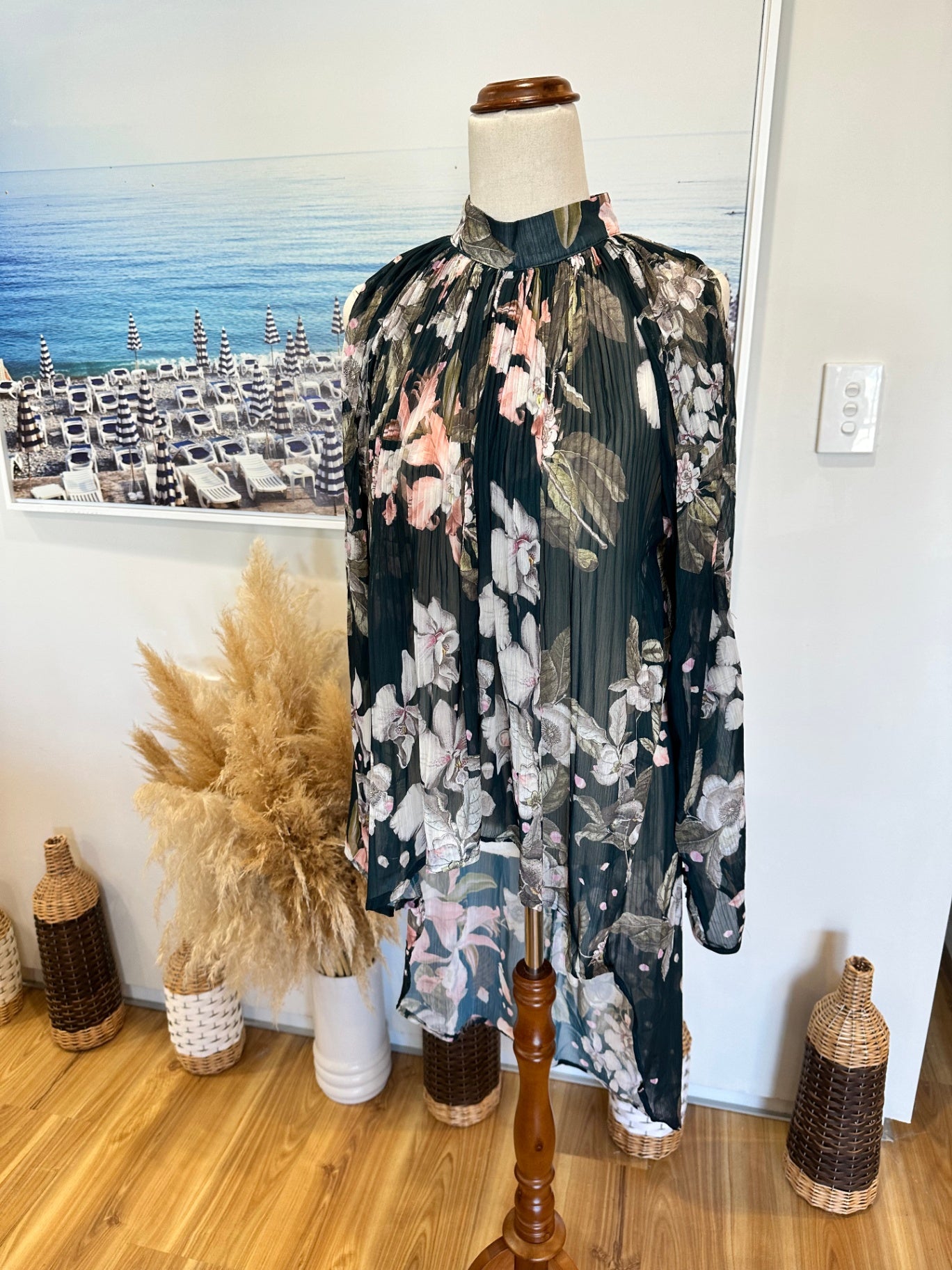 White Closet - Blouse - Size 10 - Green w Florals