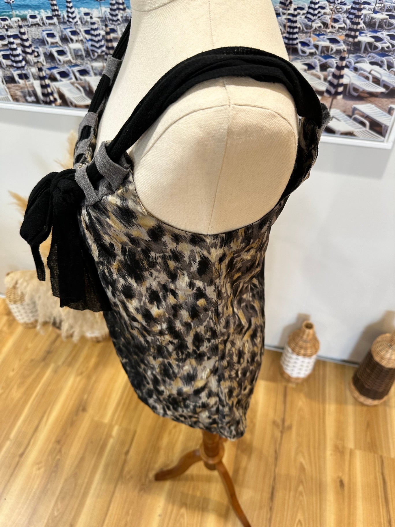 Ricochet - Made in New Zealand Top - Size 8 - Leopard print 