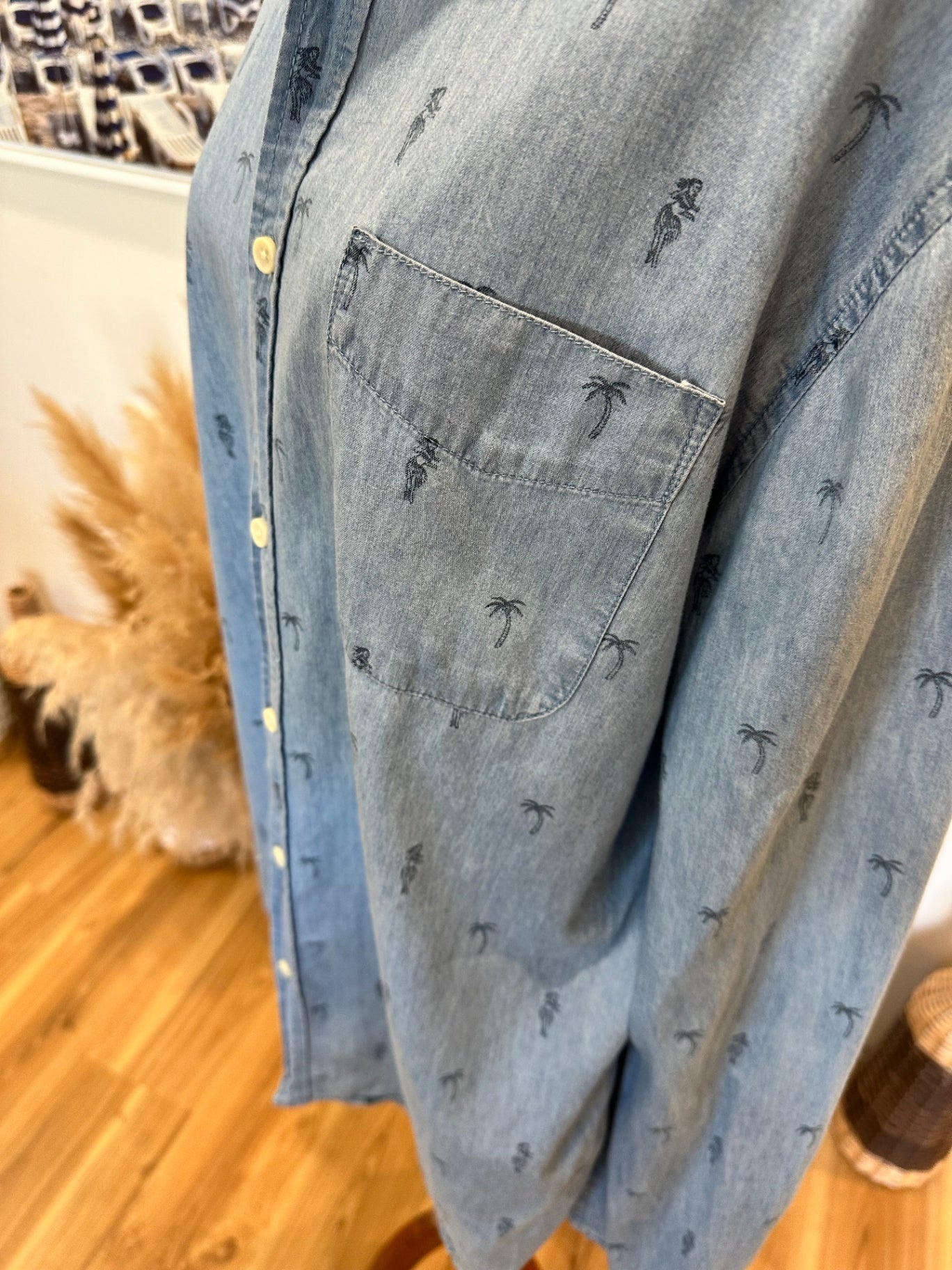 Aloha theme - Denim Shirt - Large - Light Blue