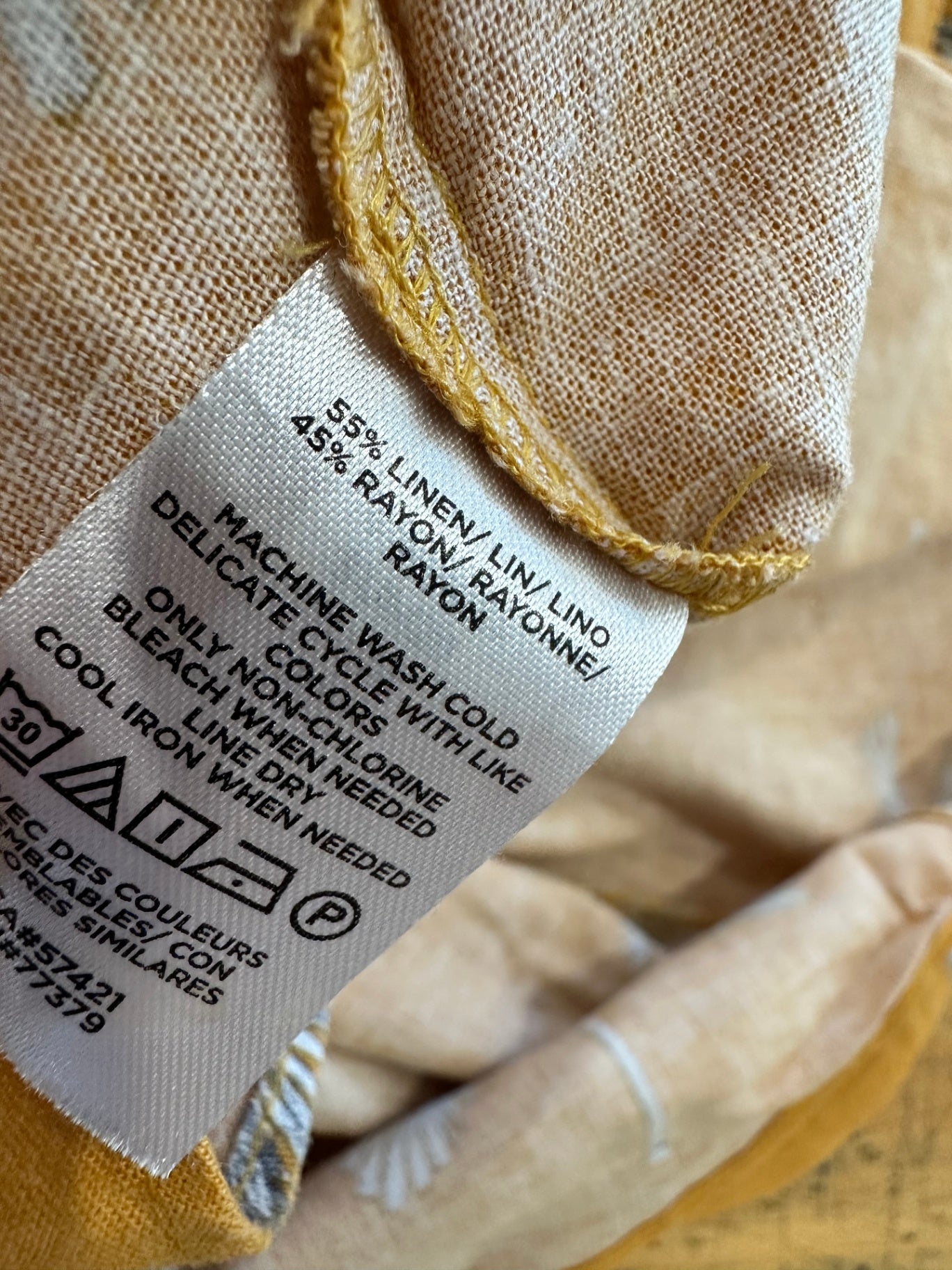 Ann Taylor - Linen Blend Top - Medium - Mustard w Palm tree patterns