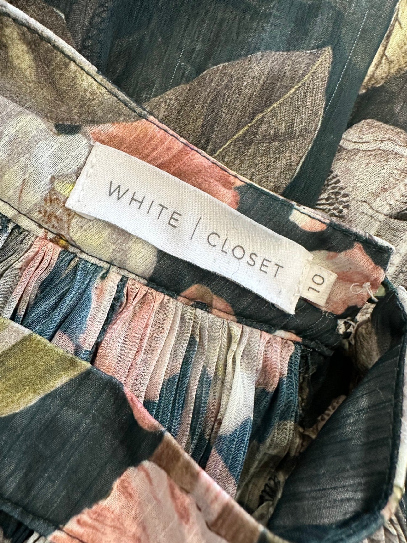 White Closet - Blouse - Size 10 - Green w Florals