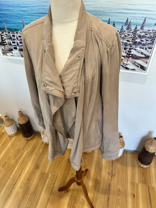 Max - Lightweight Jacket - Size 18 - Beige