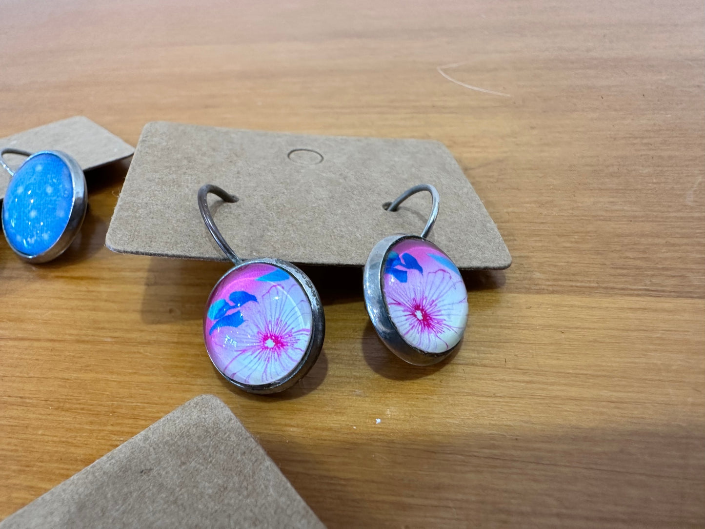 Set of x4 Round Earrings - Blue and Pink