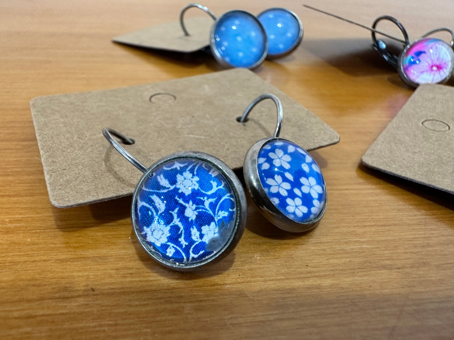 Set of x4 Round Earrings - Blue and Pink