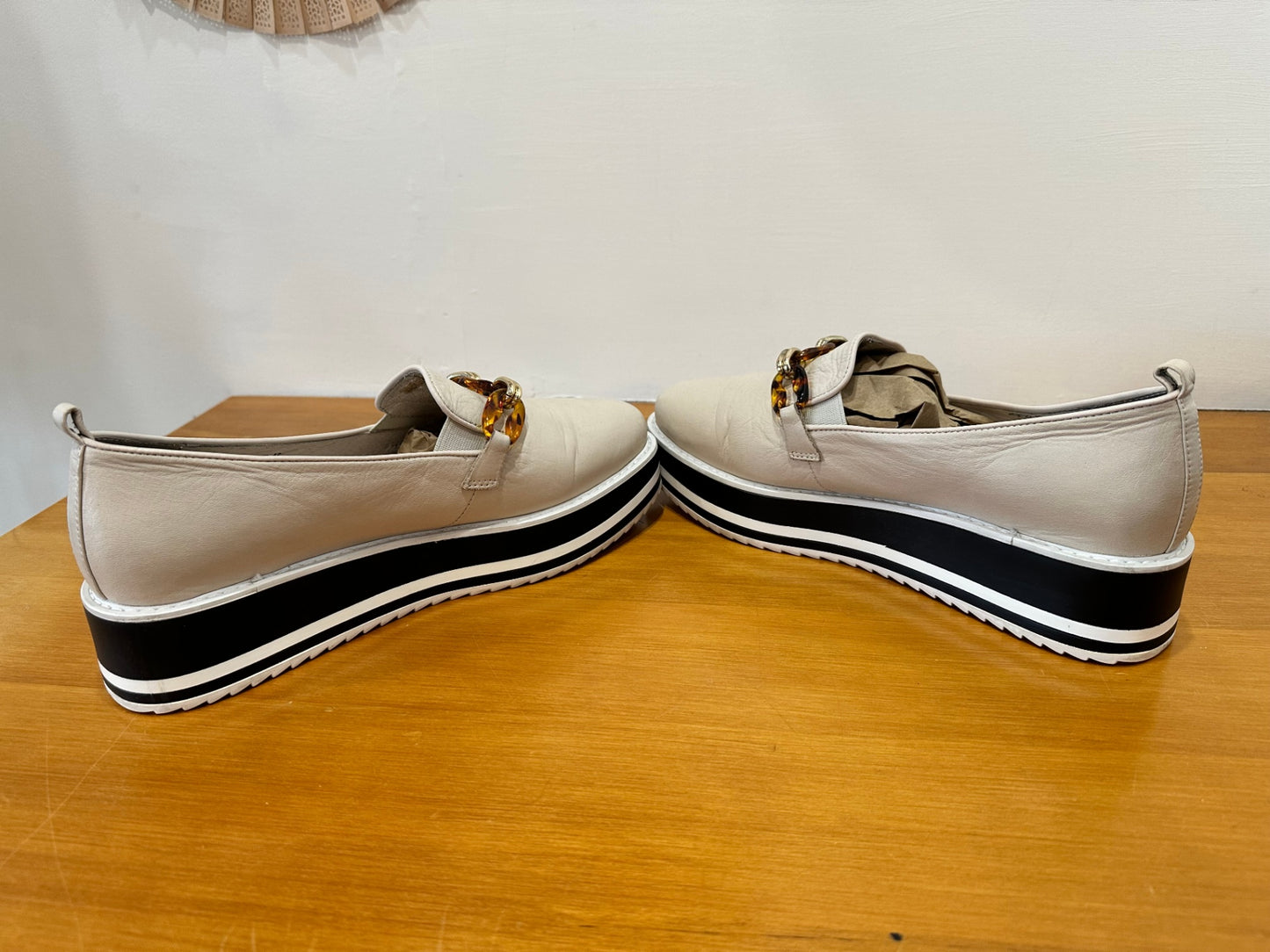 Bresley Shoes - Size EU 41 - Beige and black