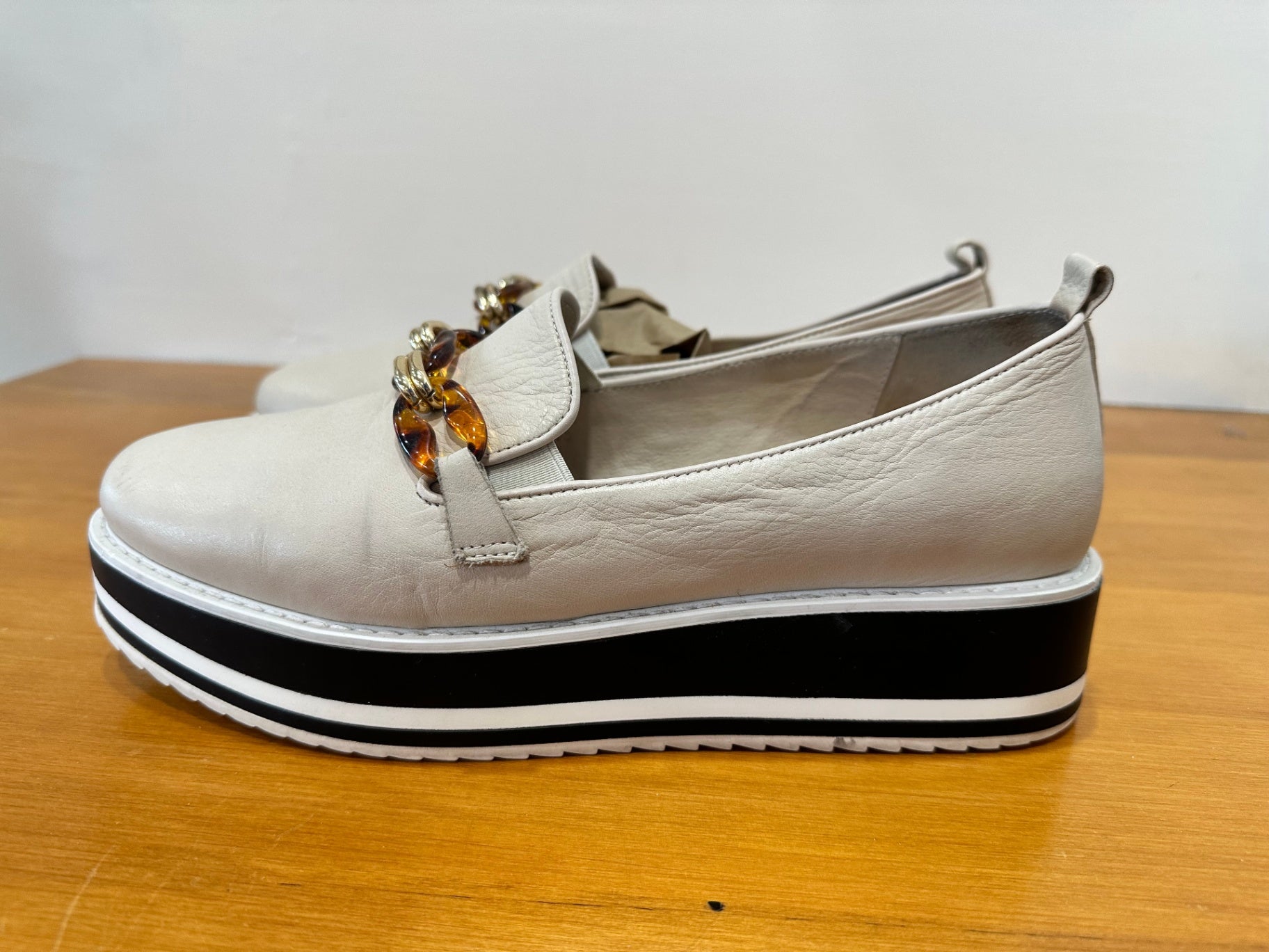 Bresley Shoes - Size EU 41 - Beige and black