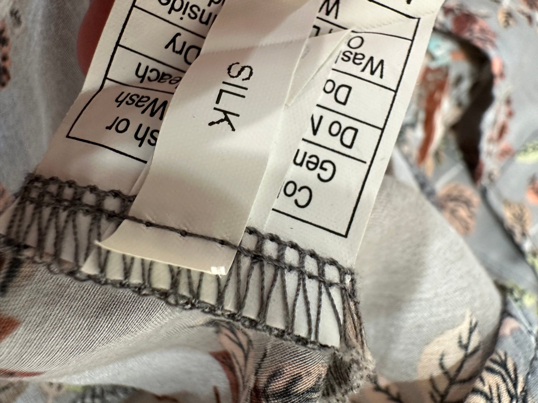 Art Style by Rebecca Herring Blouse - Size 8 - Silk blend - Grey with floral pattern