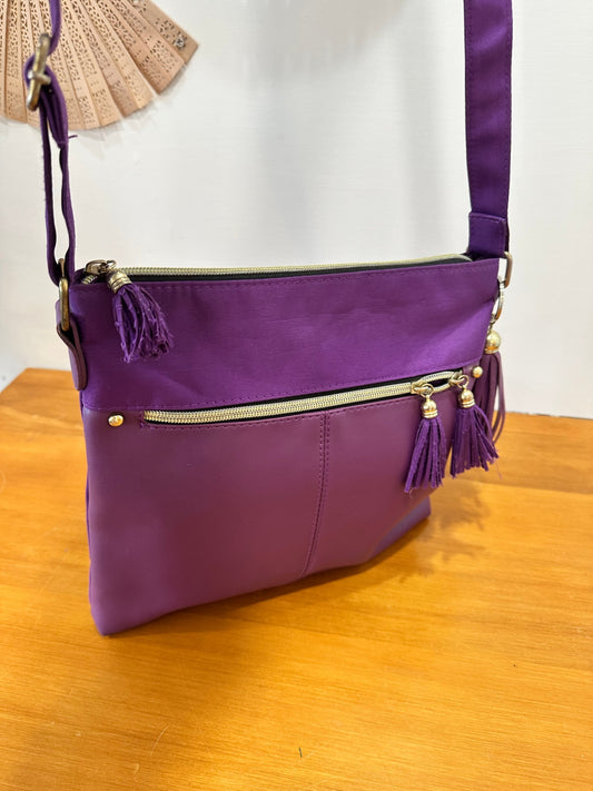 Purple Handbag w Matching Accessories