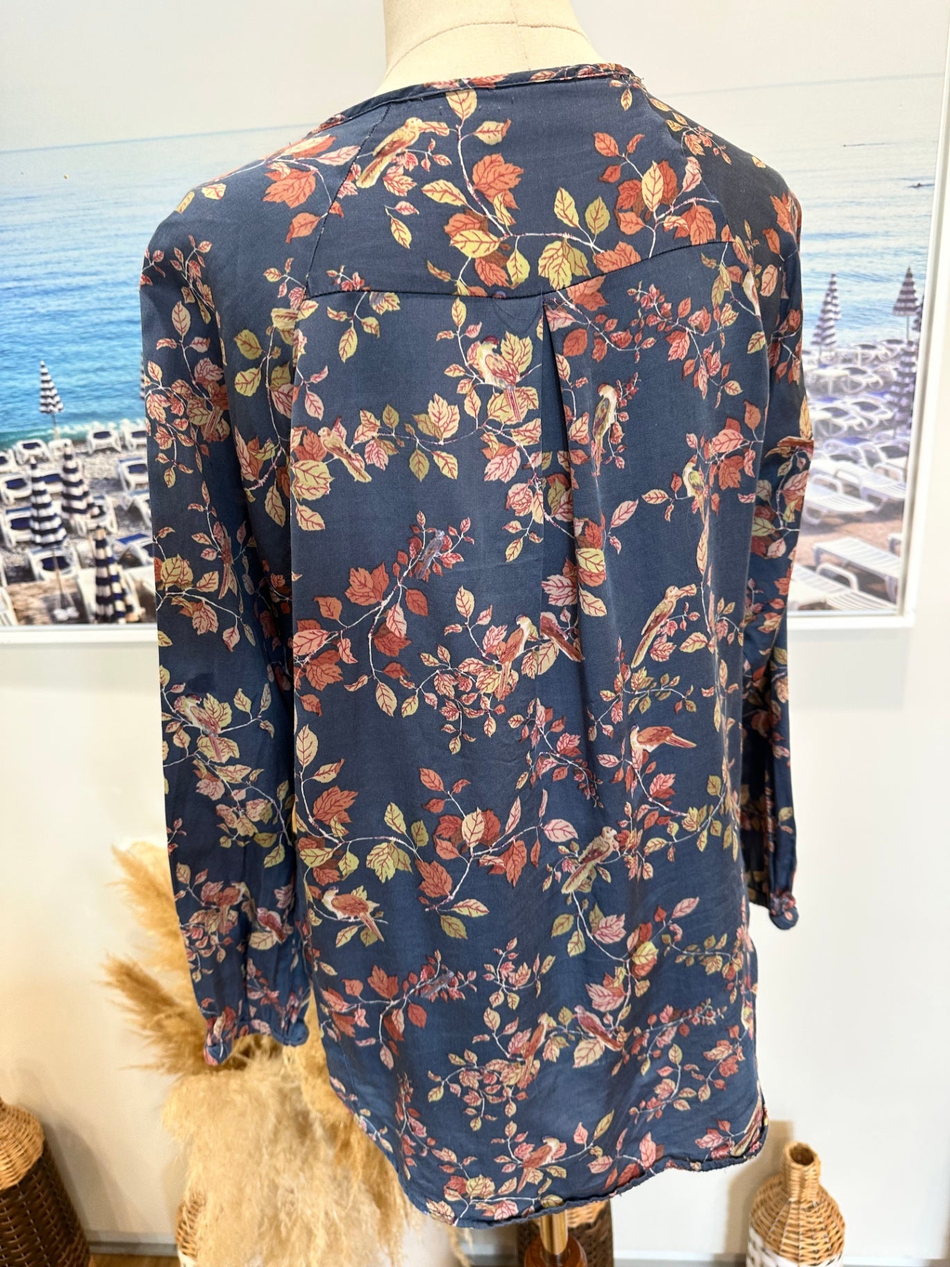 Art Style by Rebecca Herring Silk blend Top - Size 8 - Navy Blue w Floral