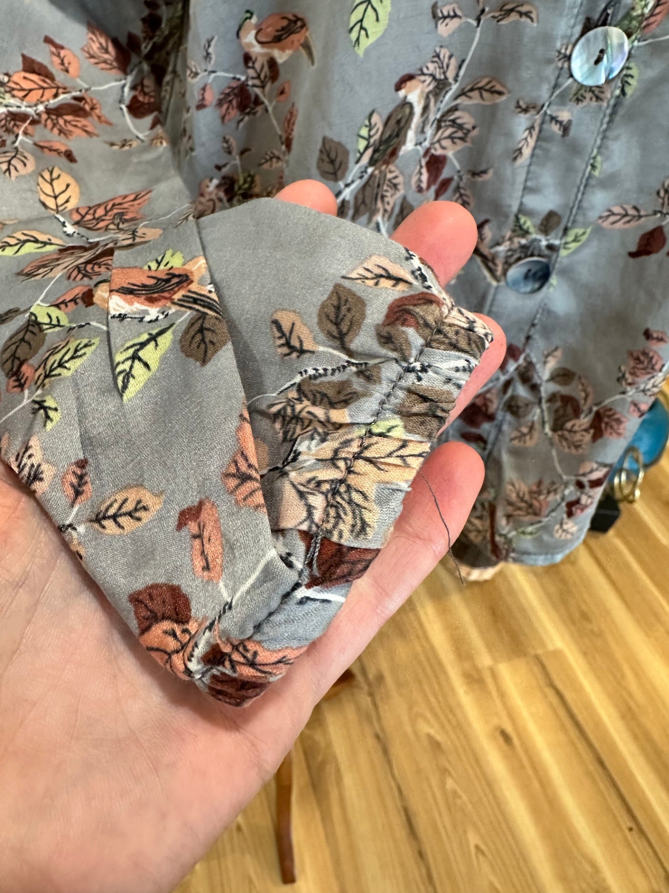 Art Style by Rebecca Herring Blouse - Size 8 - Silk blend - Grey with floral pattern