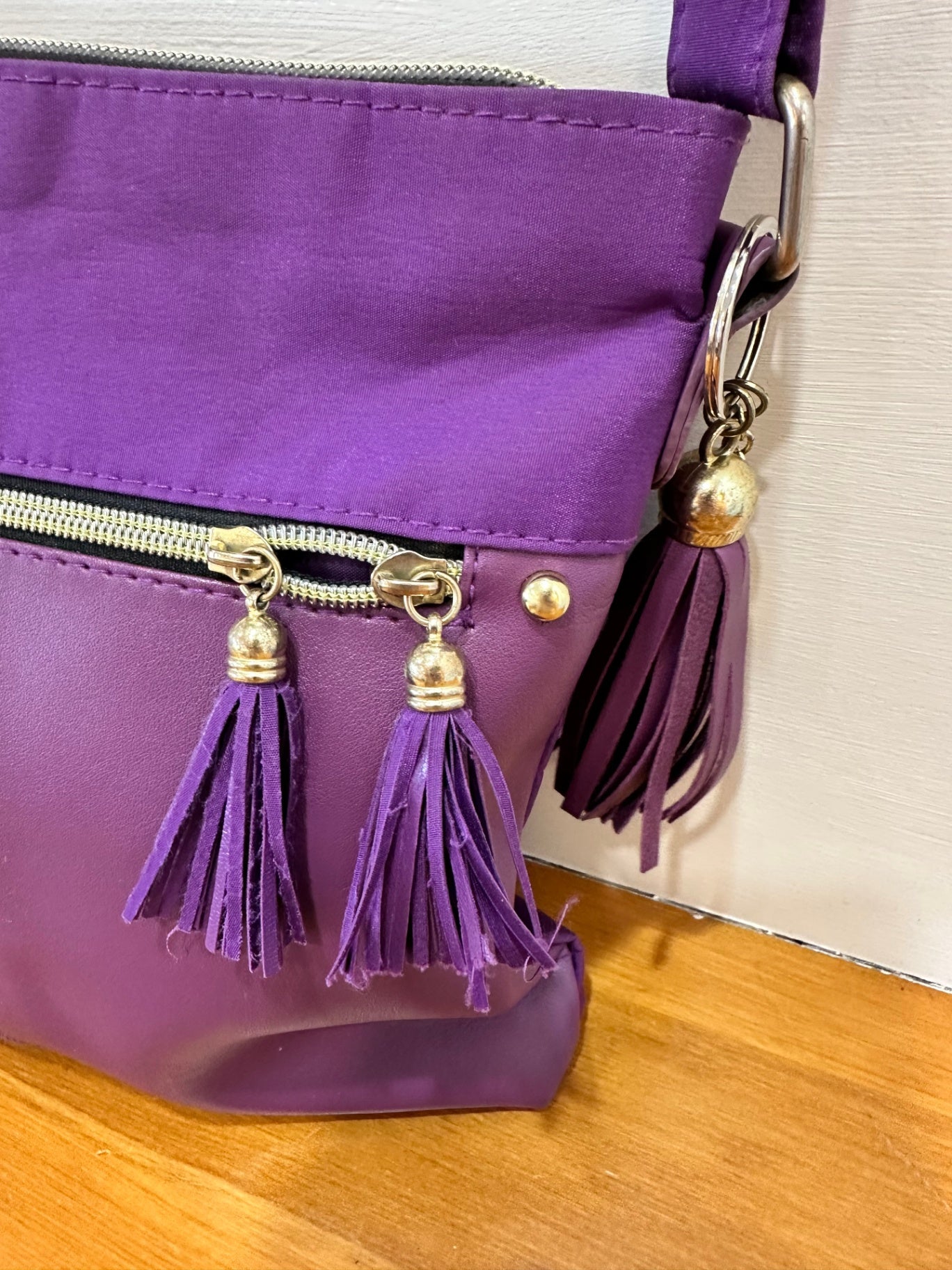 Purple Handbag w Matching Accessories