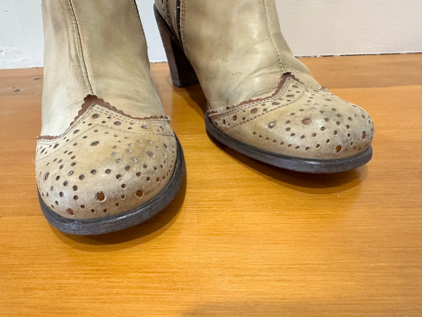 Brogue Ankle Boots - Size EU 39 - Beige