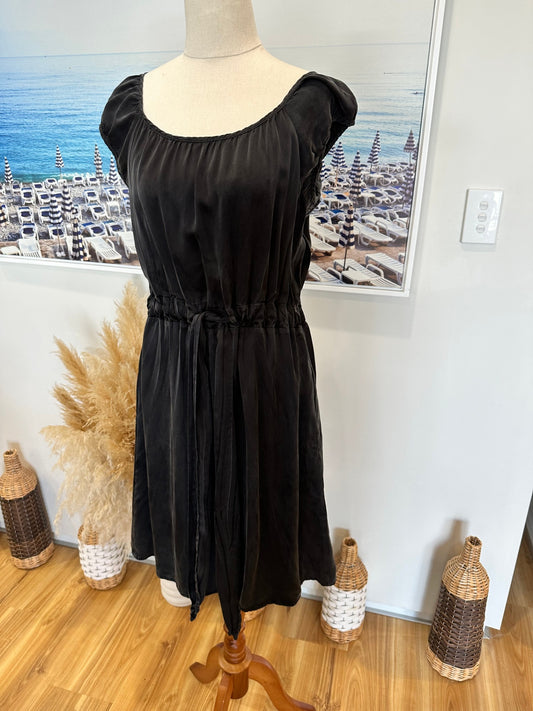 Max - 100% Silk Dress - Size 10 - Black
