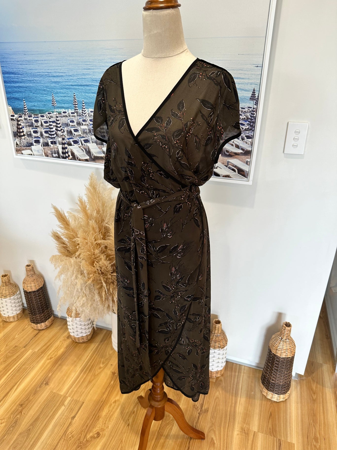 Bettie Monroe - Wrap Dress - Medium - Olive green with black and reddish floral accents