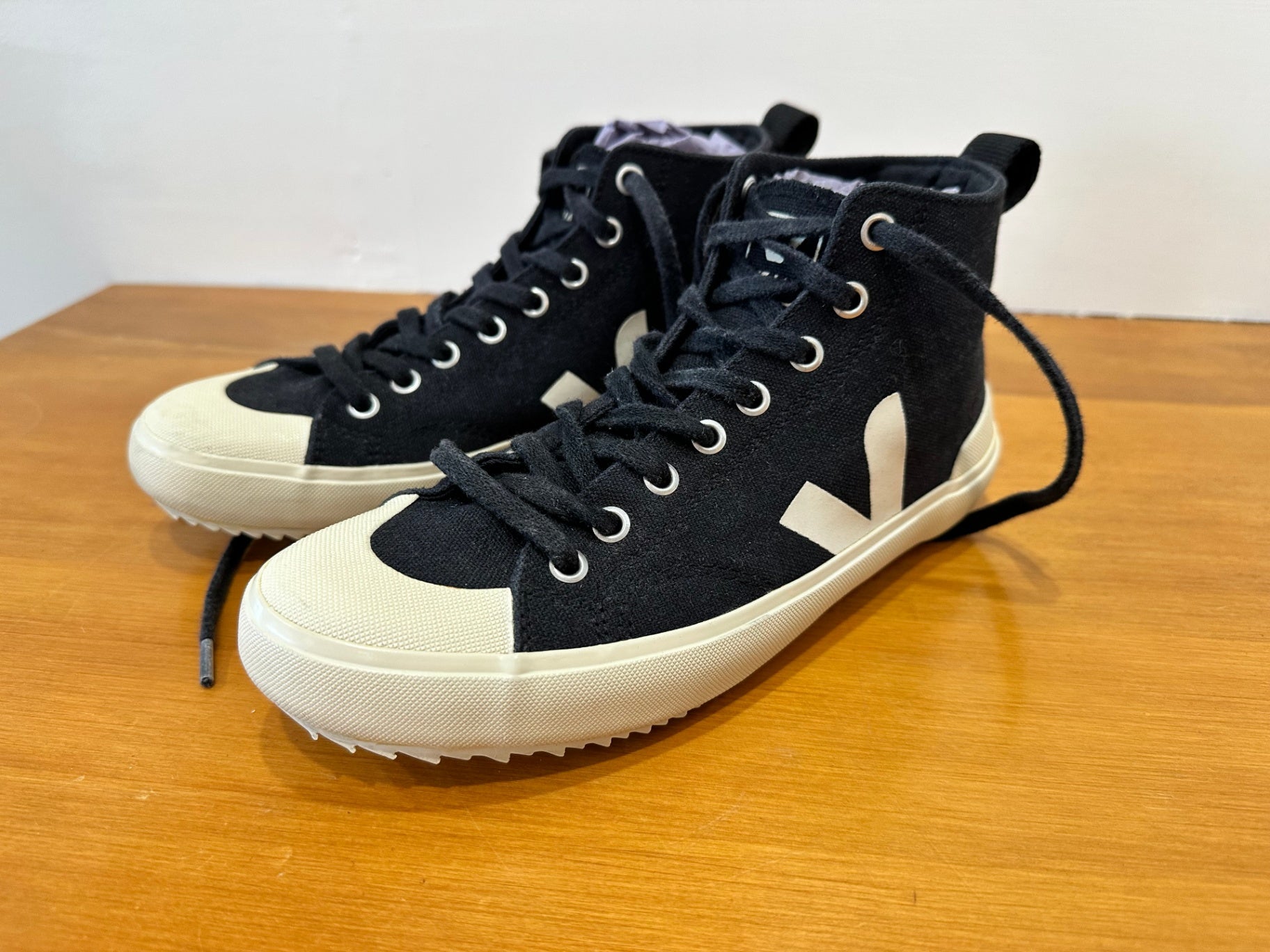 VEJA - High Top Sneakers - Size EU 38 - Black and White