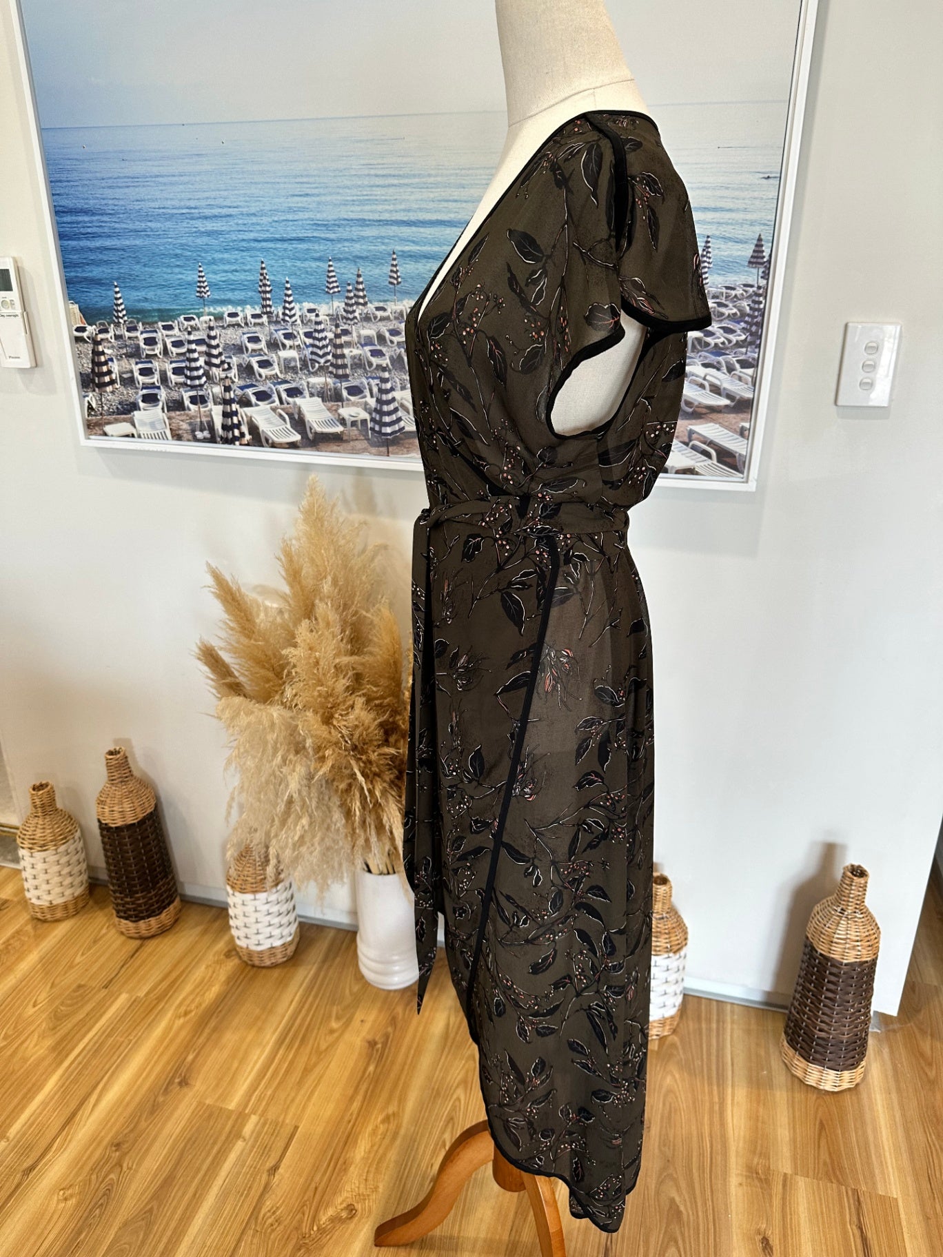 Bettie Monroe - Wrap Dress - Medium - Olive green with black and reddish floral accents