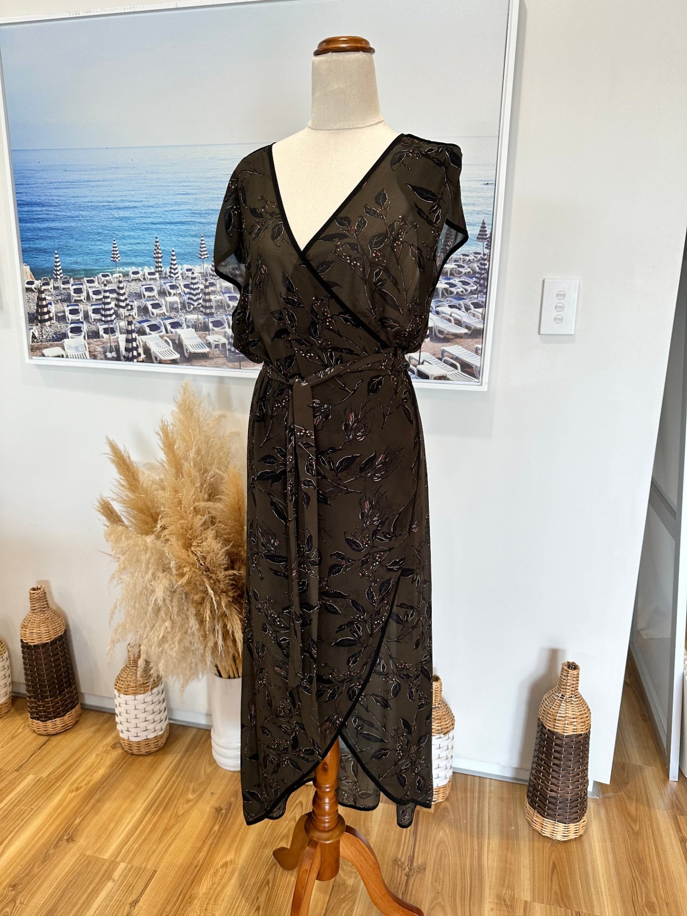 Bettie Monroe - Wrap Dress - Medium - Olive green with black and reddish floral accents