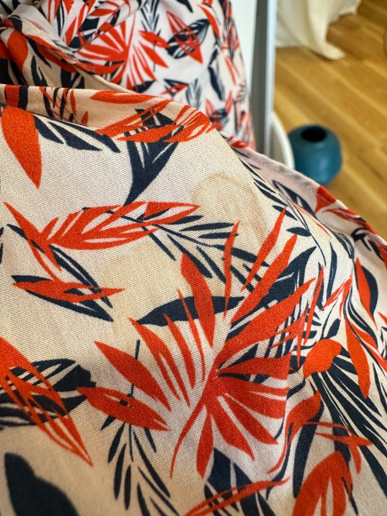 Cue City Dress - Size 10 - Cream / Red / Blue [Light Staining]