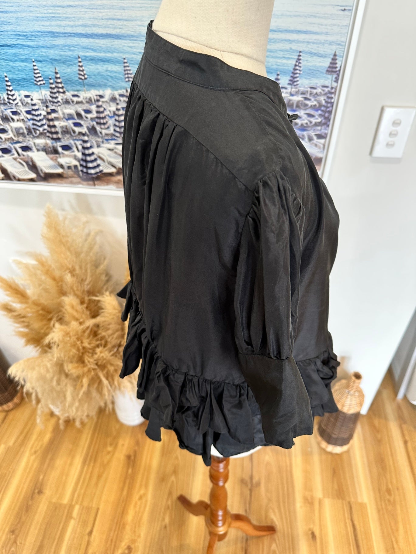 Max - 100% Silk Black Shrug / Cardigan - Size Small