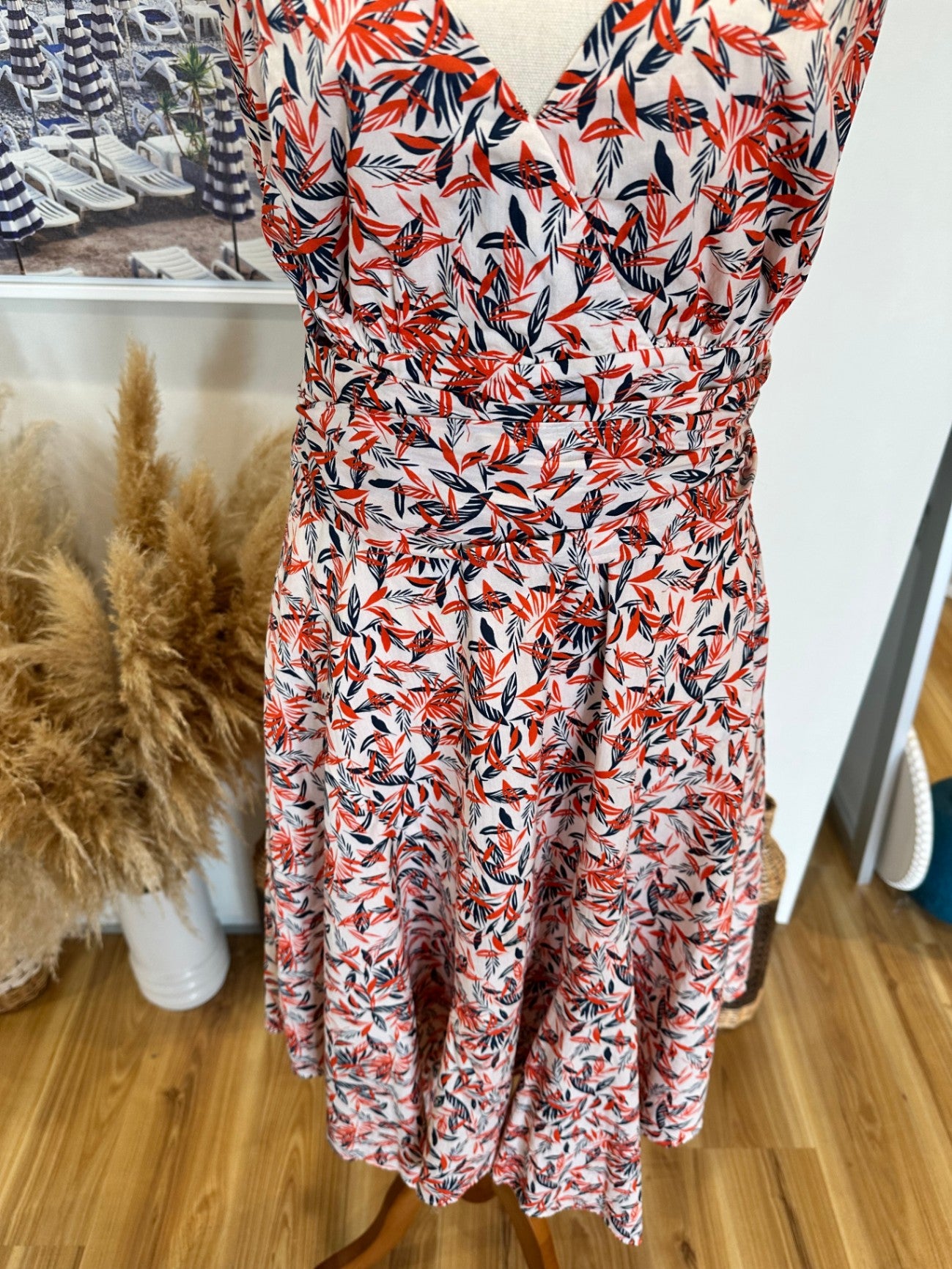 Cue City Dress - Size 10 - Cream / Red / Blue [Light Staining]