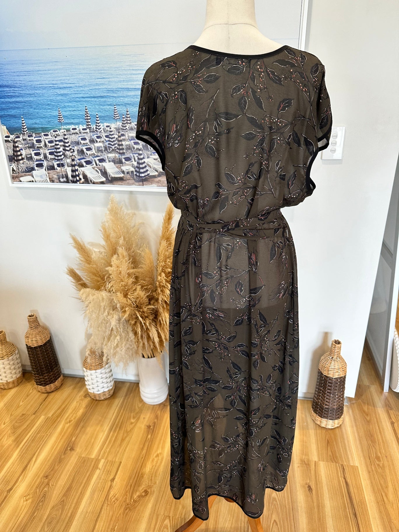 Bettie Monroe - Wrap Dress - Medium - Olive green with black and reddish floral accents