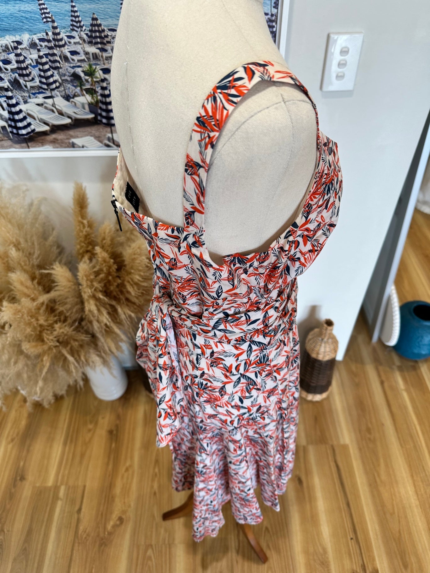 Cue City Dress - Size 10 - Cream / Red / Blue [Light Staining]