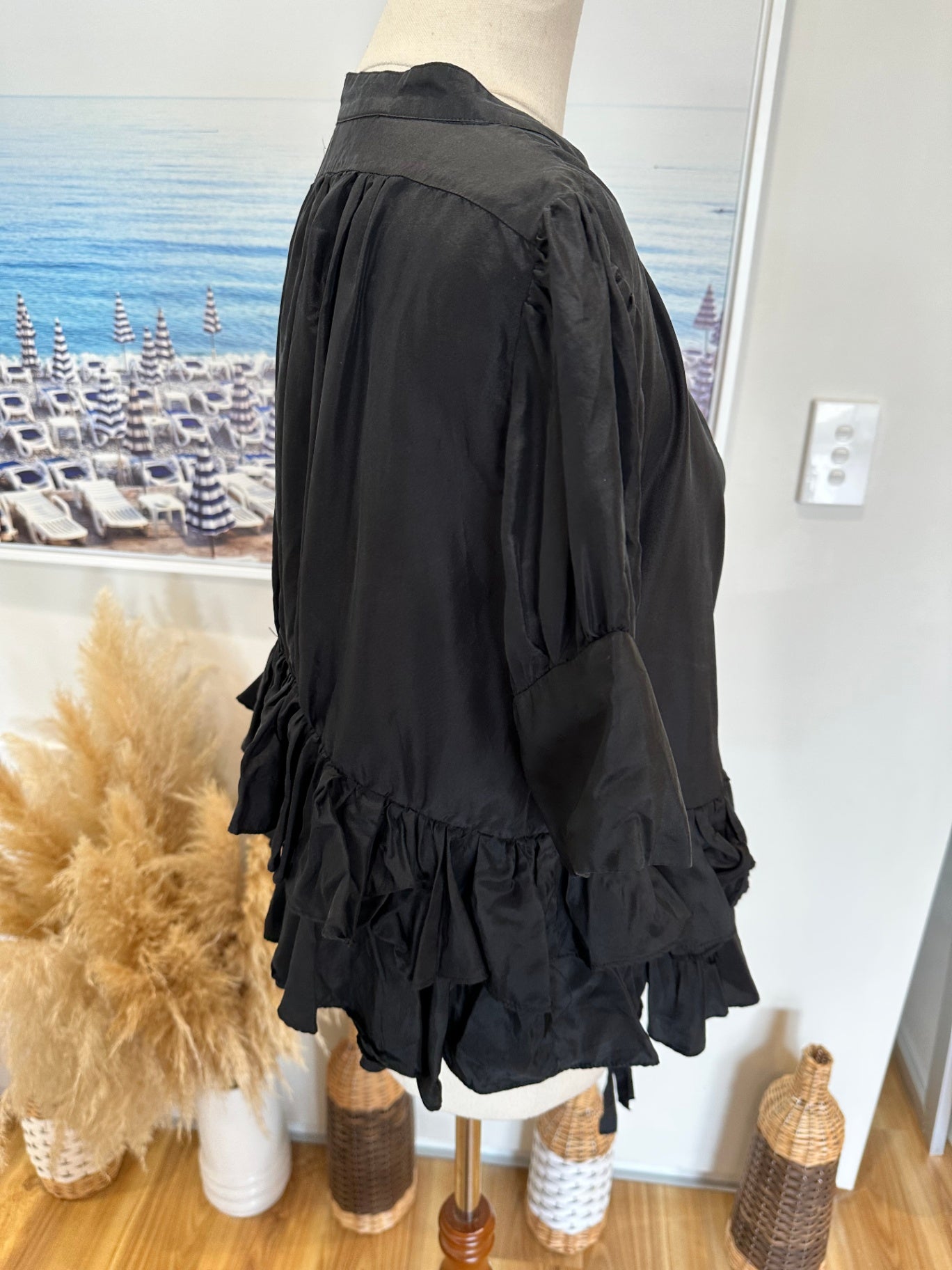 Max - 100% Silk Black Shrug / Cardigan - Size Small