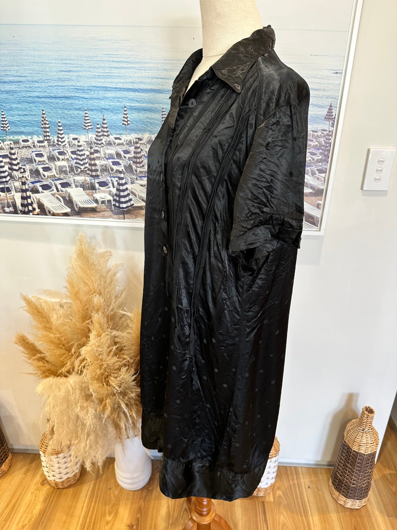 Jean Jones - Longline Shirt - Large - Black