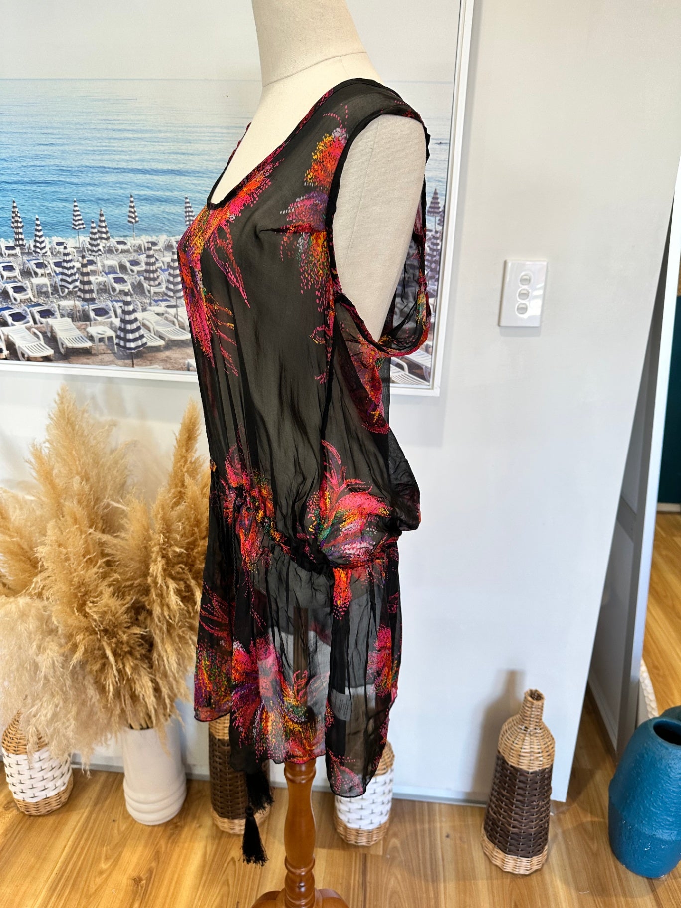 Doosh - Silk Top - Size 10 - Black w Bright Pink Fireworks