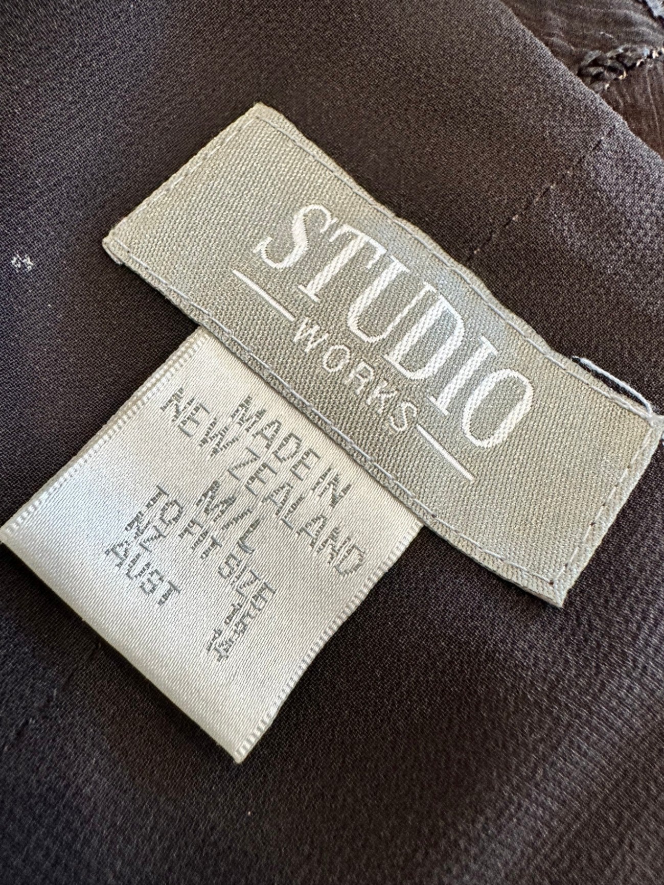 Studio Works - Lightweight Jacket - Size Medium / Large - Choc Brown