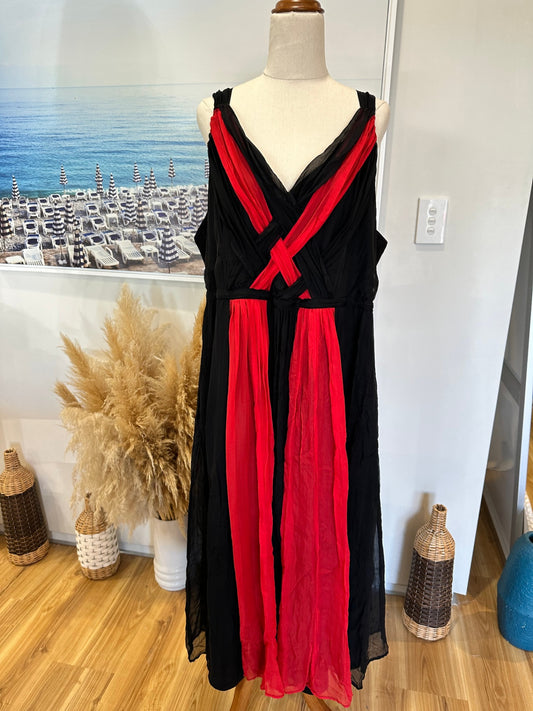 Sans Peur - Silk Blend Dress - Size 22 - Black and Red