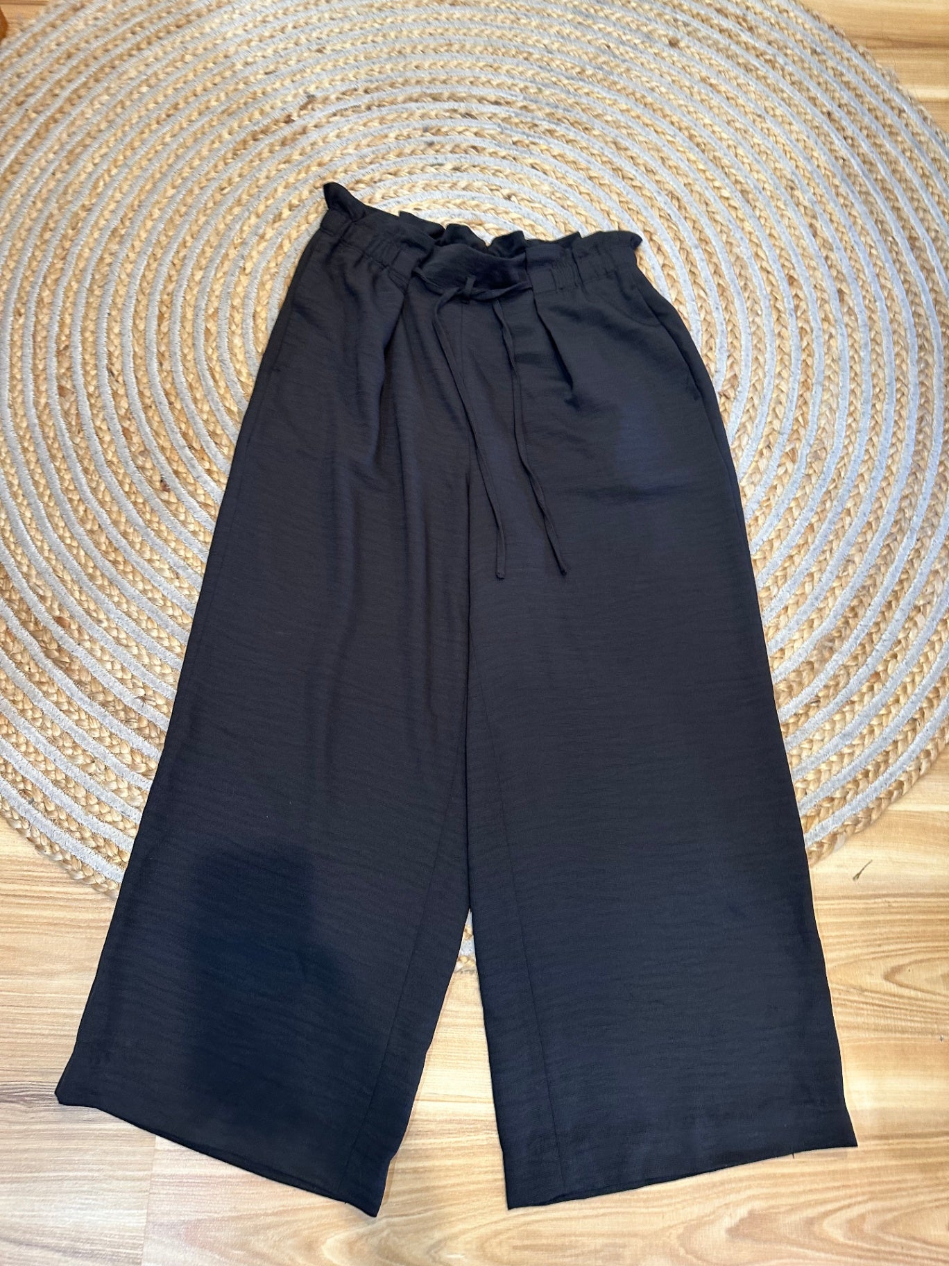 Mineral - Wide leg pants - Size 10 - Black