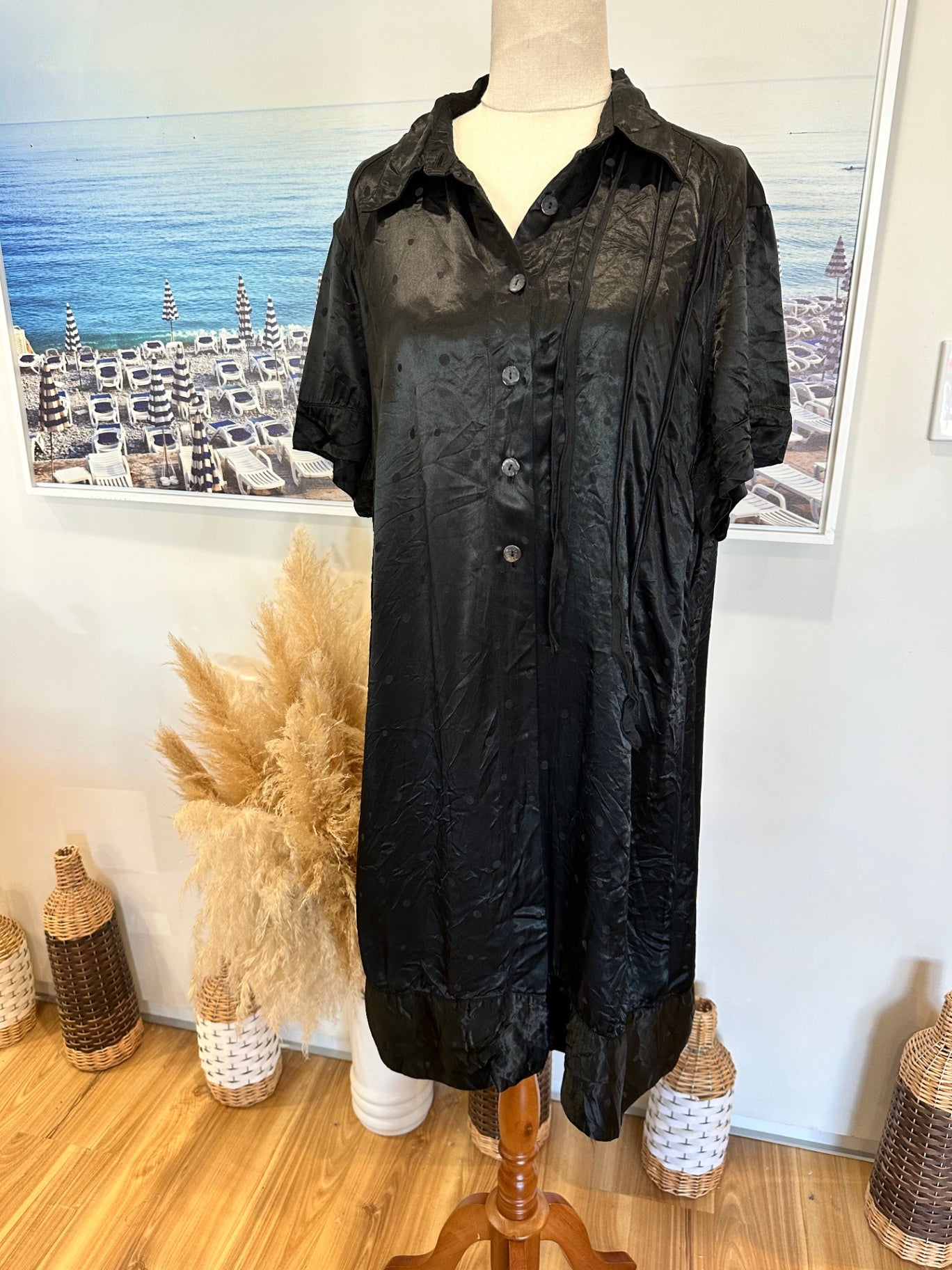 Jean Jones - Longline Shirt - Large - Black