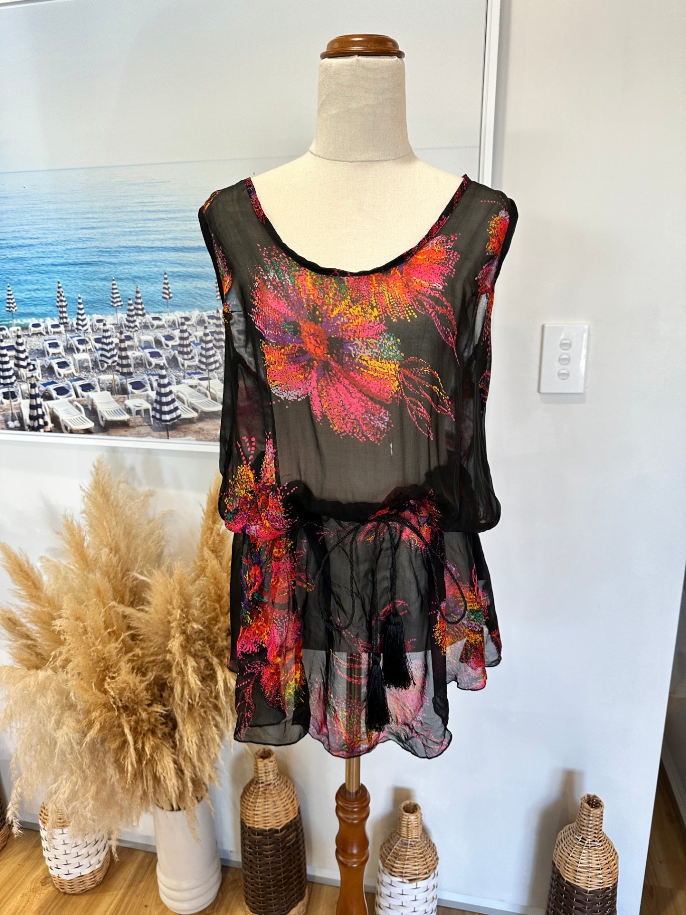 Doosh - Silk Top - Size 10 - Black w Bright Pink Fireworks