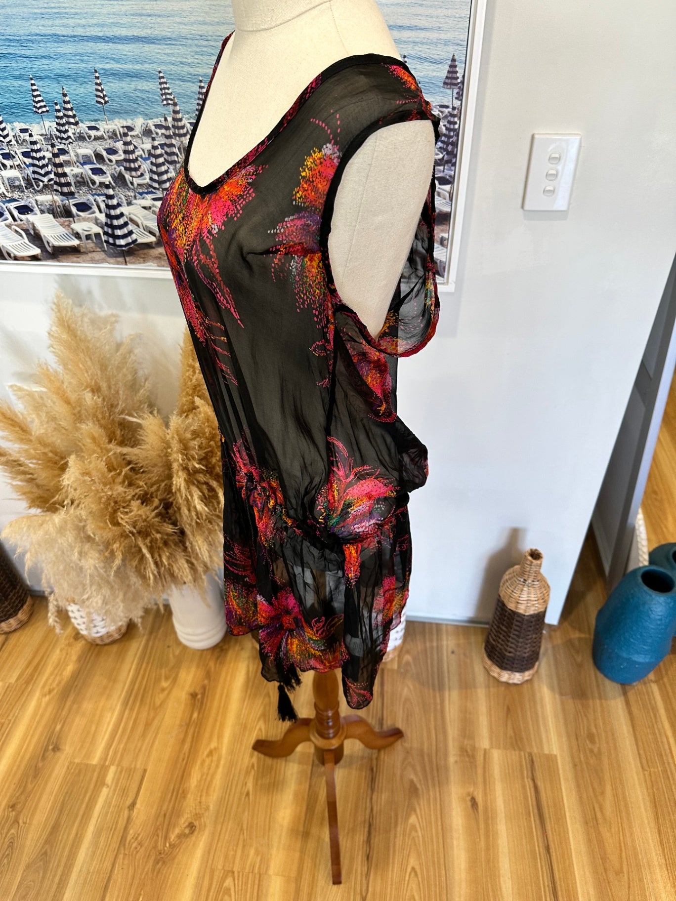 Doosh - Silk Top - Size 10 - Black w Bright Pink Fireworks