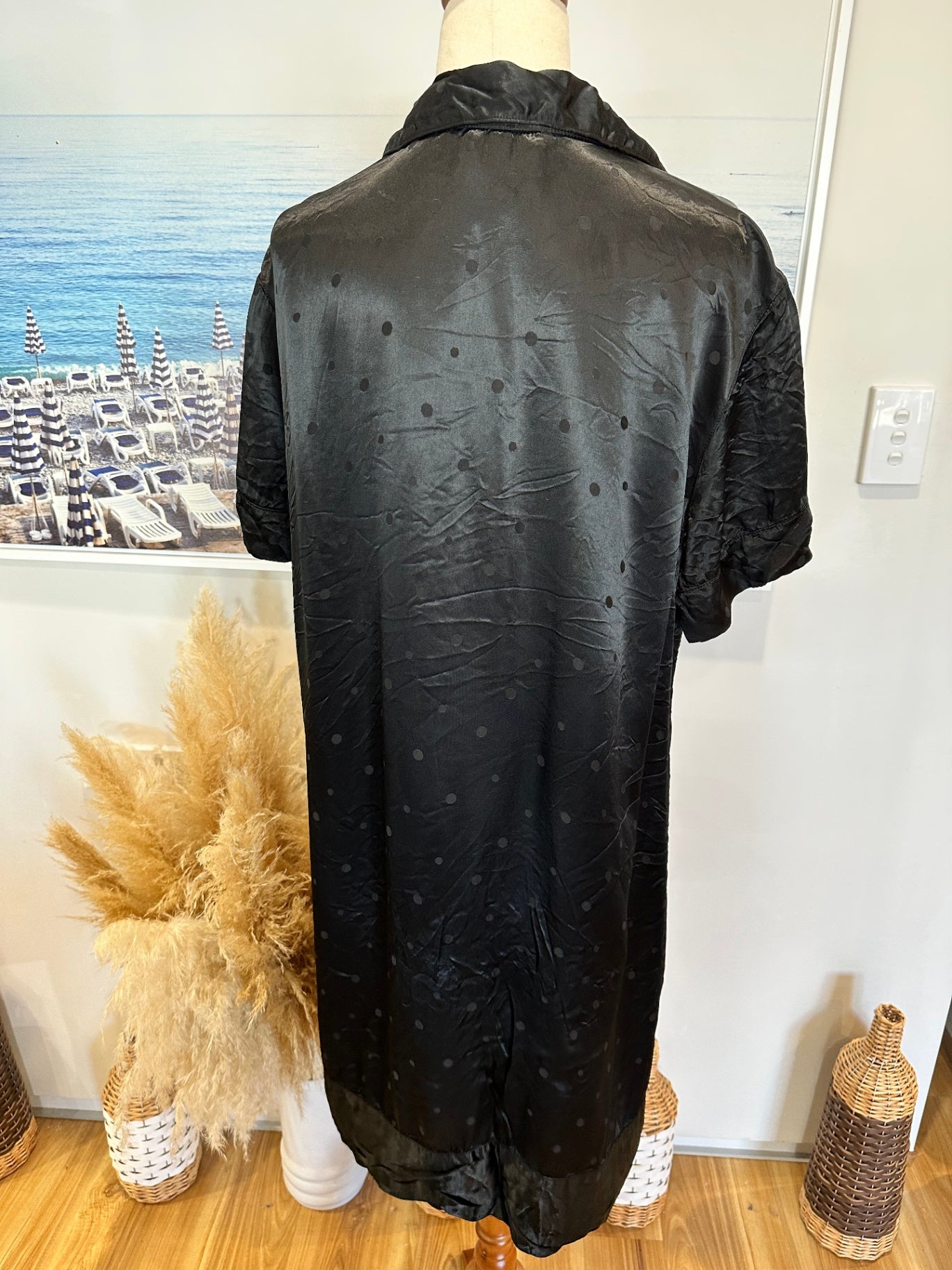 Jean Jones - Longline Shirt - Large - Black