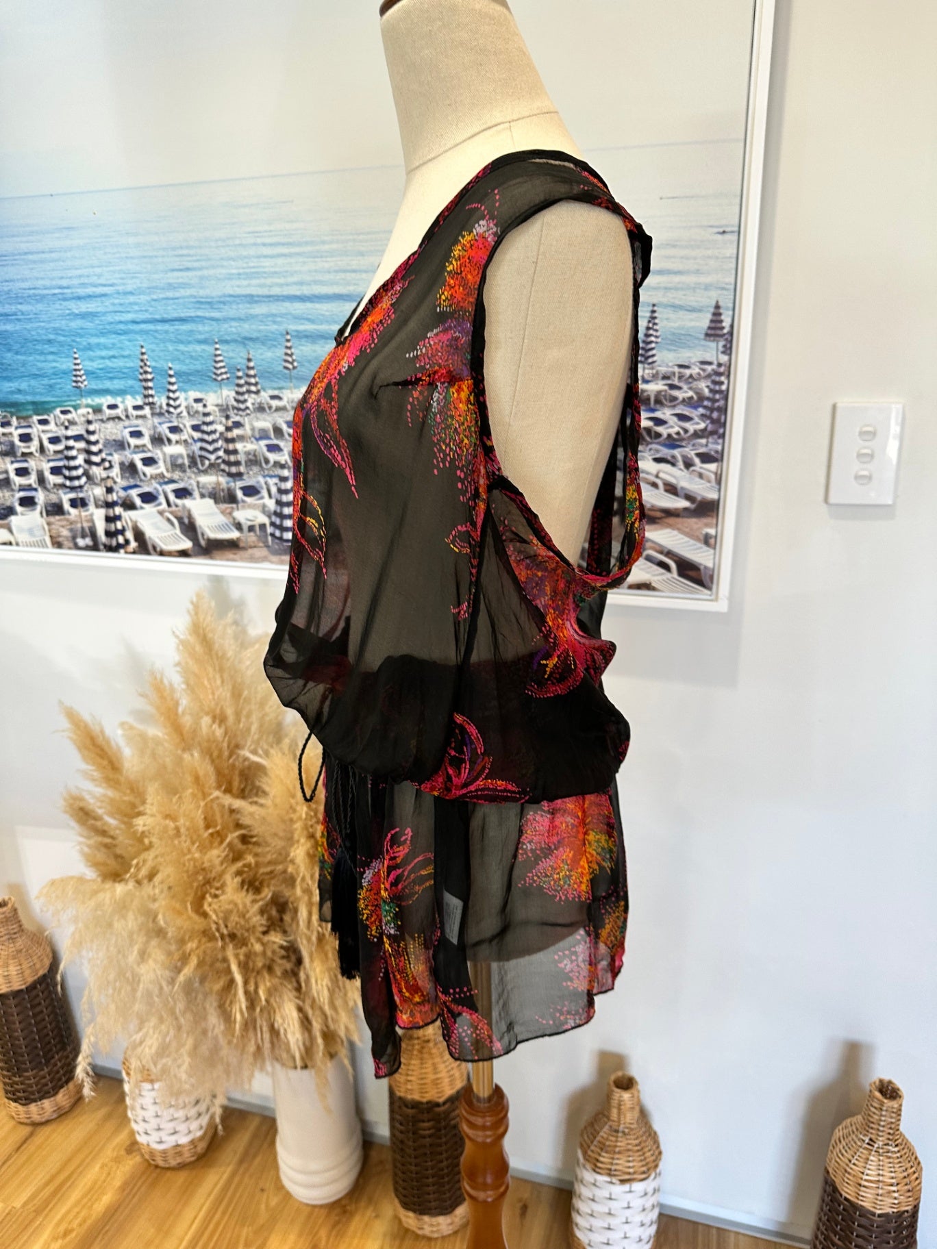 Doosh - Silk Top - Size 10 - Black w Bright Pink Fireworks