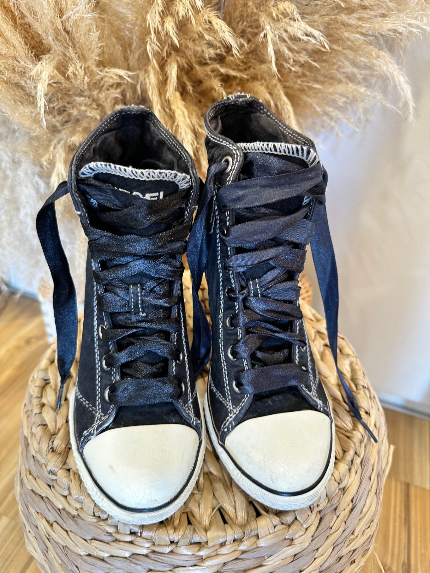 [SALE] Diesel Heels - Size 39 - Black / Cream